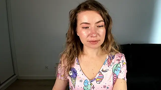 Mia Tasty online show from 04-23-26, 01:24