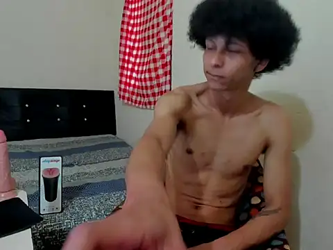 Snapshot of cardrey05 chatting on 09-22-25, 08:11 cardrey05 online show from 09-22-25, 08:11