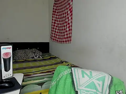 Snapshot of cardrey05 chatting on 03-23-26, 04:27 cardrey05 online show from 03-23-26, 04:27