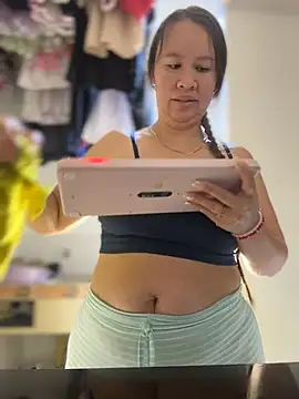 Emiily lee online show from 03-11-26, 09:15