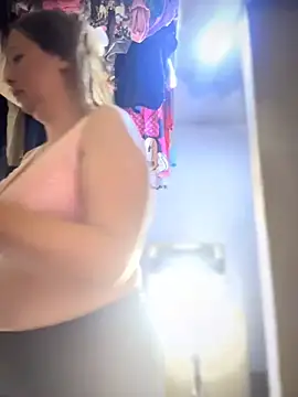 Emiily lee online show from 04-23-26, 09:52