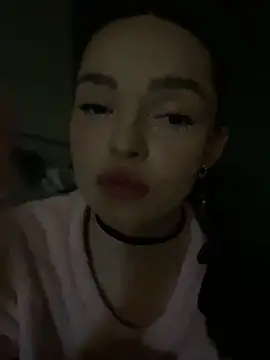 Snapshot of AnaWest chatting on 02-04-25, 08:35 AnaWest online show from 02-04-25, 08:35