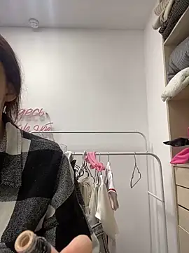 Snapshot of AnaWest chatting on 09-28-25, 05:57 AnaWest online show from 09-28-25, 05:57