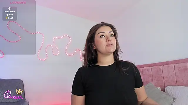 Sofiawilson  online show from 04-23-26, 05:15