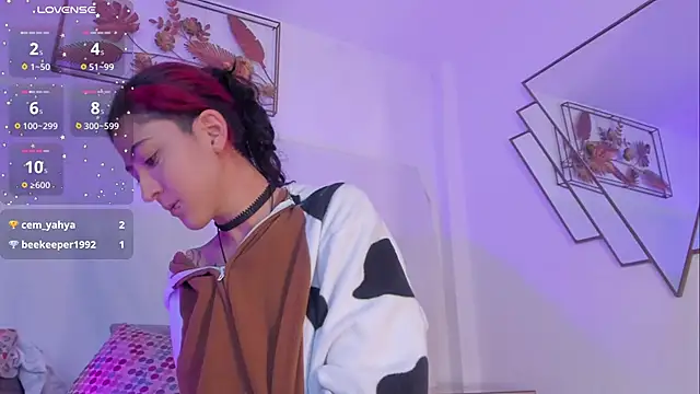 Snapshot of BonnieCute_ chatting on 10-26-25, 12:16 BonnieCute online show from 10-26-25, 12:16