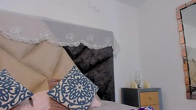 Snapshot of BonnieCute_ chatting on 10-28-25, 12:25 BonnieCute online show from 10-28-25, 12:25