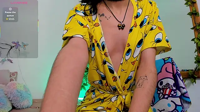 Snapshot of BonnieCute_ chatting on 11-20-25, 12:33 BonnieCute online show from 11-20-25, 12:33