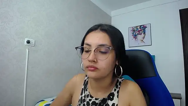 Snapshot of antonella_sweetlittle chatting on 02-19-25, 12:44 antonella sweetlittle online show from 02-19-25, 12:44