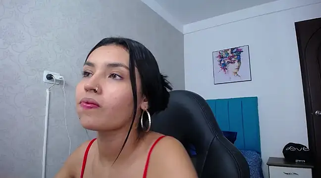 Snapshot of antonella_sweetlittle chatting on 03-08-25, 03:35 antonella sweetlittle online show from 03-08-25, 03:35