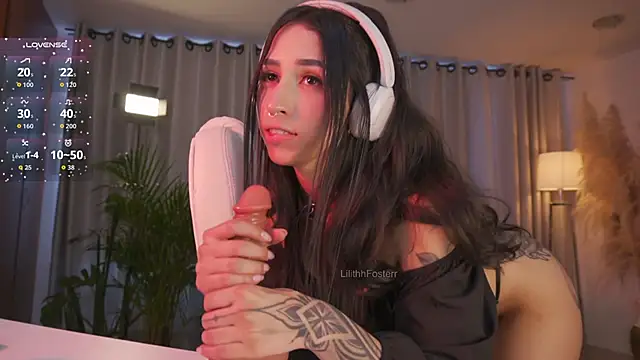 Lilithfosterr online show from 11-28-25, 08:33