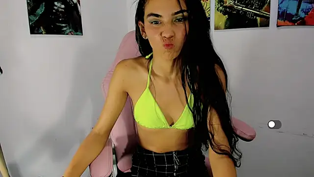 Snapshot of Evelin_shy chatting on 11-09-25, 12:14 Evelin shy online show from 11-09-25, 12:14