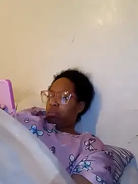 Snapshot of madamsensuale chatting on 02-20-25, 09:33 madamsensuale online show from 02-20-25, 09:33