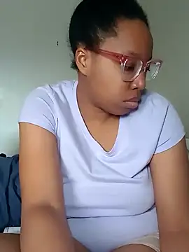 Snapshot of madamsensuale chatting on 03-01-25, 09:15 madamsensuale online show from 03-01-25, 09:15