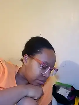 Snapshot of madamsensuale chatting on 03-02-25, 01:26 madamsensuale online show from 03-02-25, 01:26