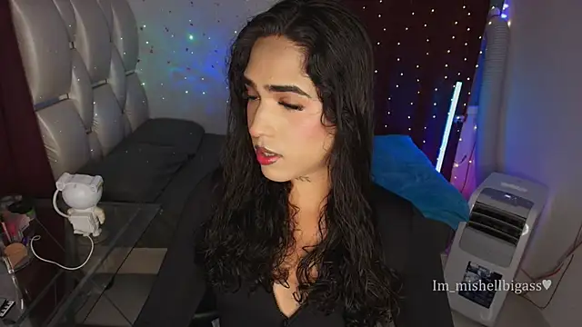 Snapshot of im_mishellbigass chatting on 07-01-26, 01:40 im mishellbigass online show from 07-01-26, 01:40