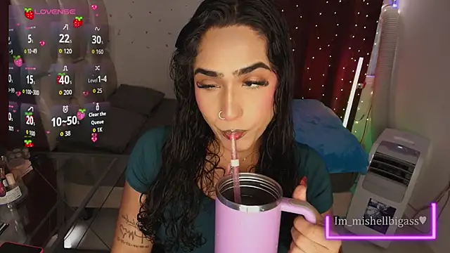 Snapshot of im_mishellbigass chatting on 07-04-26, 09:43 im mishellbigass online show from 07-04-26, 09:43