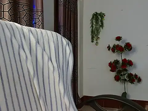 Snapshot of Unlucky-flowers chatting on 12-22-24, 07:11 Unlucky-flowers online show from 12-22-24, 07:11