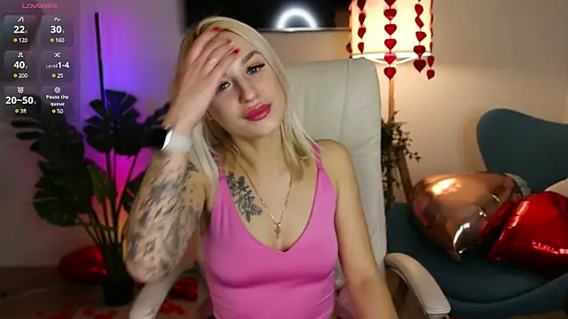 Snapshot of Crystal_Barbie chatting on 02-17-25, 10:14 Crystal Barbie online show from 02-17-25, 10:14