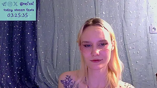 Snapshot of ixsi chatting on 02-08-26, 12:47 ixsi online show from 02-08-26, 12:47