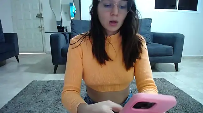 Snapshot of julianamorant chatting on 03-20-25, 06:20 julianamorant online show from 03-20-25, 06:20