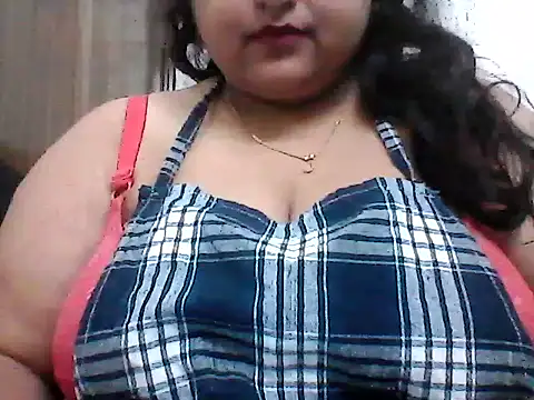 smile pretty online show from 12-12-24, 04:43