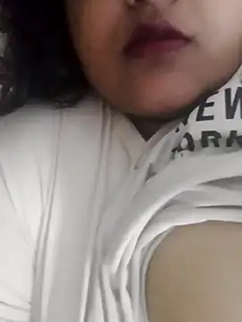 smile pretty online show from 12-30-24, 03:57