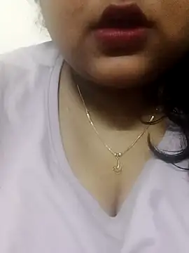 smile pretty online show from 01-15-25, 07:44