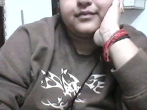 smile pretty online show from 02-17-25, 01:36