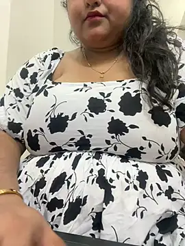 smile pretty online show from 02-20-25, 06:46