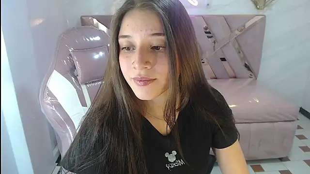 Snapshot of _Emily_v chatting on 12-16-24, 08:20 Emily v online show from 12-16-24, 08:20