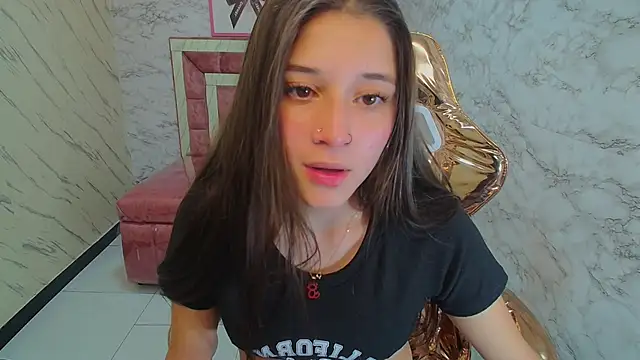 Snapshot of _Emily_v chatting on 02-11-25, 08:20 Emily v online show from 02-11-25, 08:20