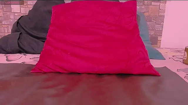 Snapshot of CrazyRousex chatting on 01-10-25, 04:09 CrazyRousex online show from 01-10-25, 04:09