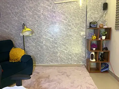 Snapshot of MidnightFlame chatting on 01-12-25, 04:08 MidnightFlame online show from 01-12-25, 04:08