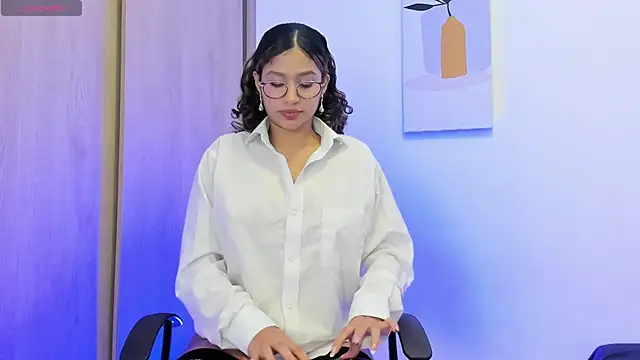 Snapshot of SeleneClark chatting on 01-16-25, 08:03 SeleneClark online show from 01-16-25, 08:03