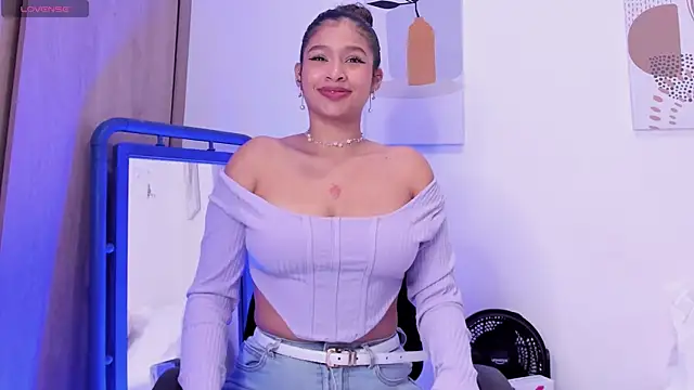 Snapshot of SeleneClark chatting on 01-29-25, 08:14 SeleneClark online show from 01-29-25, 08:14