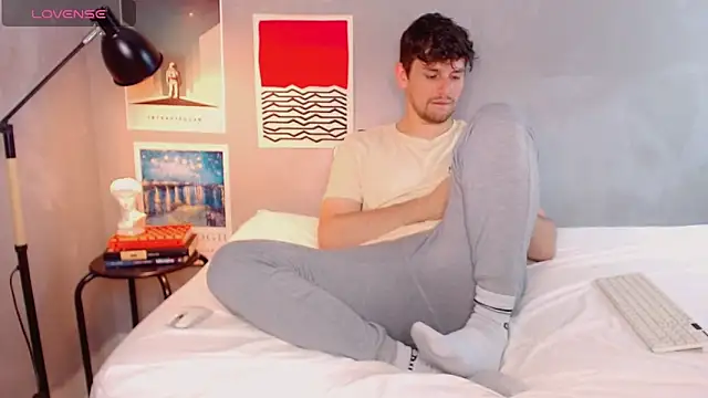 Elio555 online show from 10-27-25, 08:24