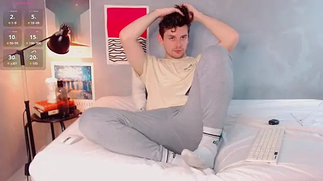 Elio555 online show from 12-14-25, 07:40