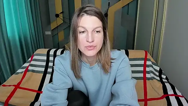 EmilyWalkeri online show from 10-28-25, 07:56