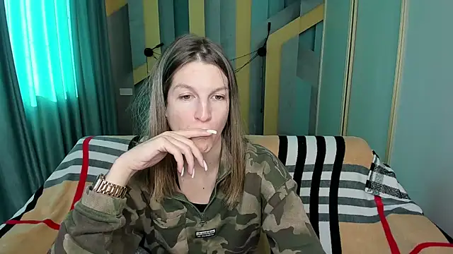 EmilyWalkeri online show from 10-29-25, 07:43