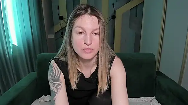 EmilyWalkeri online show from 04-23-26, 07:09