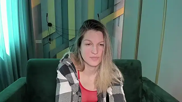 Snapshot of EmilyWalkeri chatting on 04-30-26, 07:25 EmilyWalkeri online show from 04-30-26, 07:25