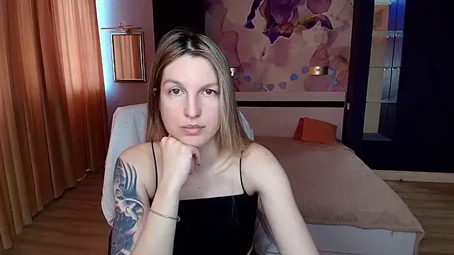 Snapshot of EmilyWalkeri chatting on 05-31-26, 06:21 EmilyWalkeri online show from 05-31-26, 06:21