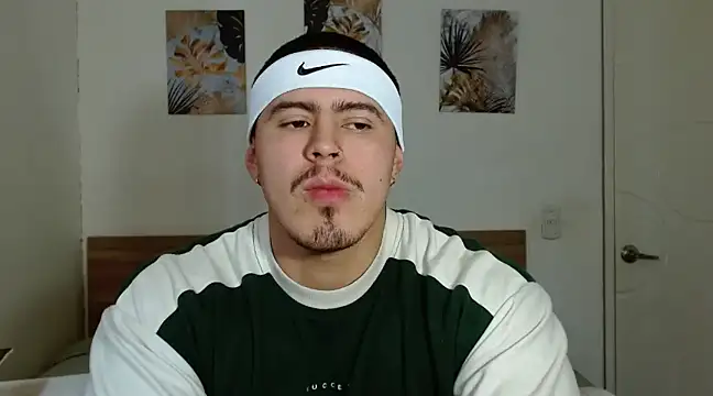 Snapshot of Baltazar_Dupont chatting on 12-27-24, 01:39 Baltazar Dupont online show from 12-27-24, 01:39