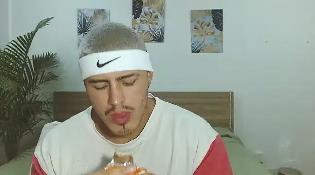 Snapshot of Baltazar_Dupont chatting on 02-26-25, 02:48 Baltazar Dupont online show from 02-26-25, 02:48