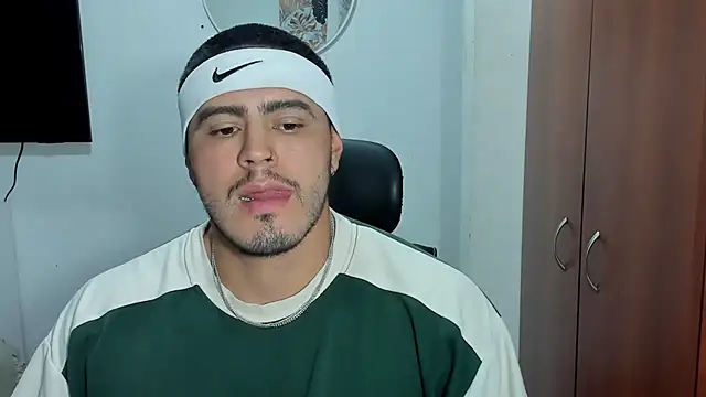 Snapshot of Baltazar_Dupont chatting on 10-07-25, 01:36 Baltazar Dupont online show from 10-07-25, 01:36