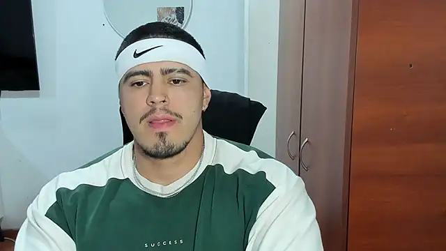 Snapshot of Baltazar_Dupont chatting on 11-01-25, 02:57 Baltazar Dupont online show from 11-01-25, 02:57