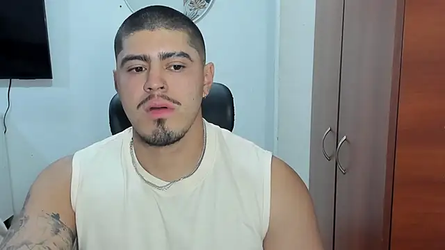 Snapshot of Baltazar_Dupont chatting on 11-06-25, 10:49 Baltazar Dupont online show from 11-06-25, 10:49