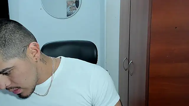 Snapshot of Baltazar_Dupont chatting on 12-01-25, 11:15 Baltazar Dupont online show from 12-01-25, 11:15