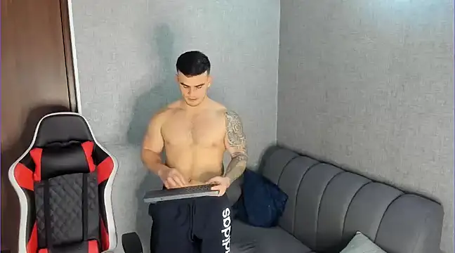 Ricardogo19 online show from 01-31-25, 03:20