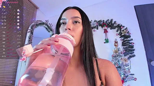 eyleen lee  online show from 12-22-24, 03:11